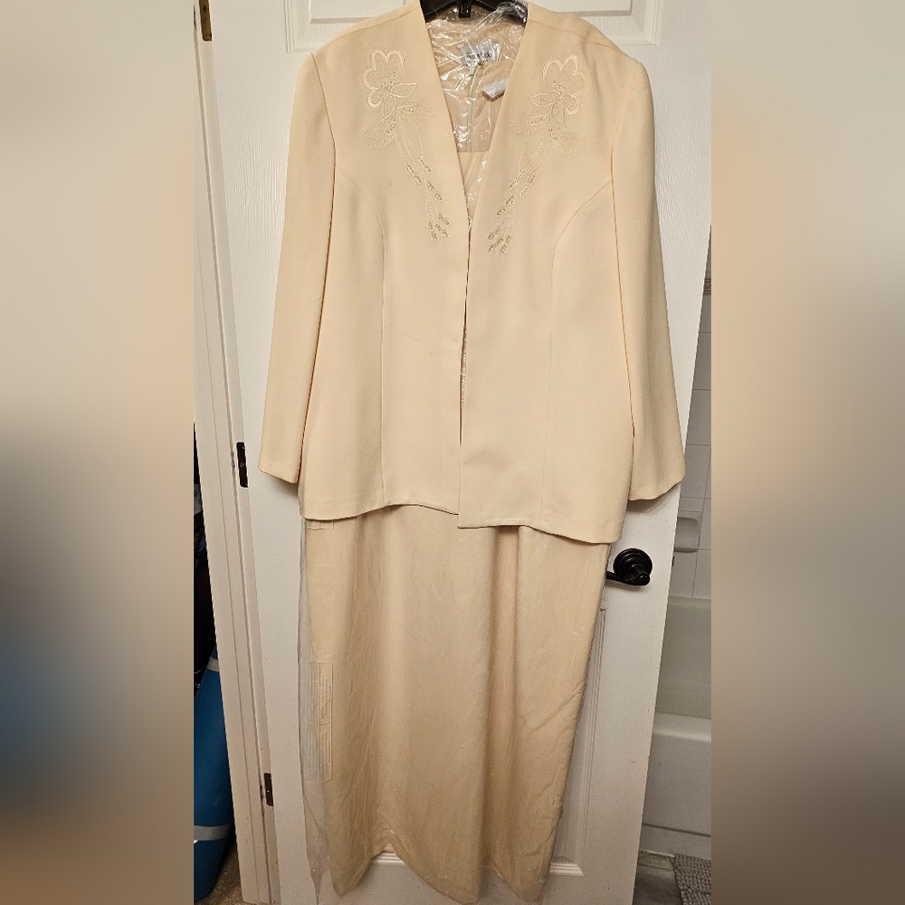 Vintage Sz: 21/22 Nu Mode full length 2 piece formal wear